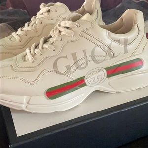 Men’s (Size 9) Gucci sneakers